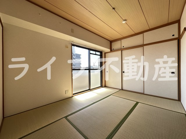 タカマツレジデンス布施southの和室|和室です