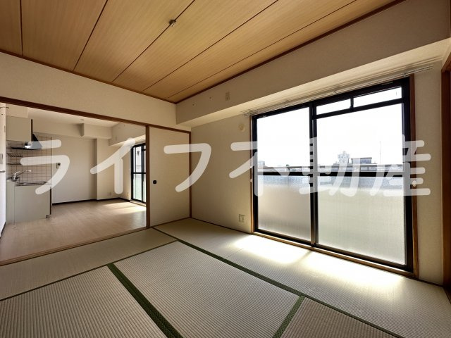 タカマツレジデンス布施southの和室|落ち着いた雰囲気の和室付きです