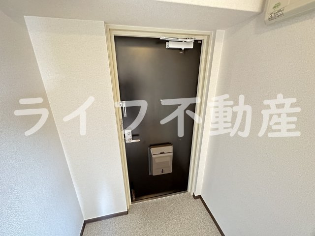 タカマツレジデンス布施southの玄関|明るい玄関です