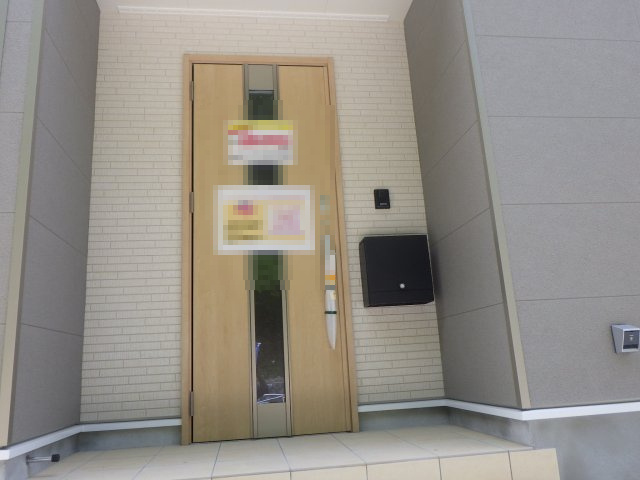 新築戸建　亀埼2丁目の玄関