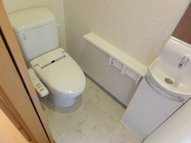 オマージュのトイレ