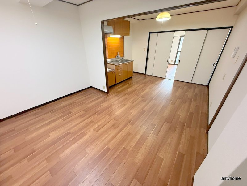 フリーディオ今里　仲介手数料無料の居間・リビング