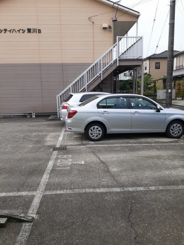 シティハイツ東川Ｂの駐車場