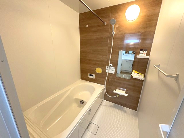 【浴室】 | 糟屋郡粕屋町花ヶ浦2丁目4期　1号棟（全1棟）【仲介手数料無料・0円】 | 施工例。浴室です。施工例は完成時と異なる場合があります。