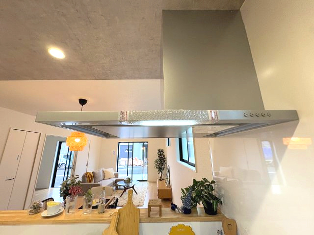 【キッチン】 | 糟屋郡粕屋町花ヶ浦2丁目4期　1号棟（全1棟）【仲介手数料無料・0円】 | 施工例。施工例は完成時と異なる場合があります。
