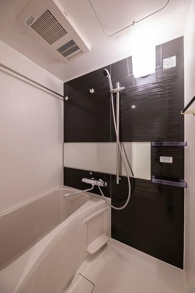 ＣＯＣＯＣＵＢＥ南大塚の浴室