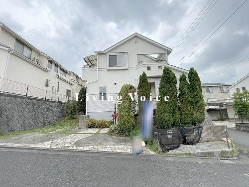 【仲介手数料０円】平塚市めぐみが丘2丁目　中古一戸建ての外観|平塚市めぐみが丘2丁目　中古一戸建て