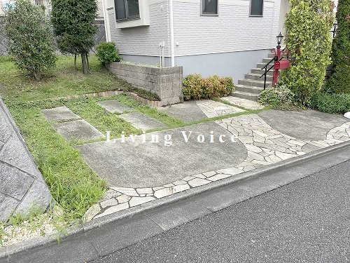 【仲介手数料０円】平塚市めぐみが丘2丁目　中古一戸建ての駐車場|平塚市めぐみが丘2丁目　中古一戸建て