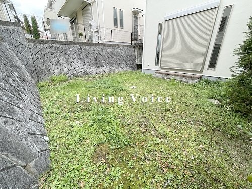 【仲介手数料０円】平塚市めぐみが丘2丁目　中古一戸建ての庭|平塚市めぐみが丘2丁目　中古一戸建て