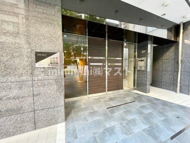 APRILE南森町のエントランス