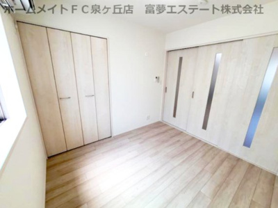 【洋室】 | フジパレス上野芝 | リビングと洋室の間仕切りを閉めたとき