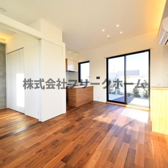 武蔵野市吉祥寺南町５丁目の賃貸マンションの居間・リビング