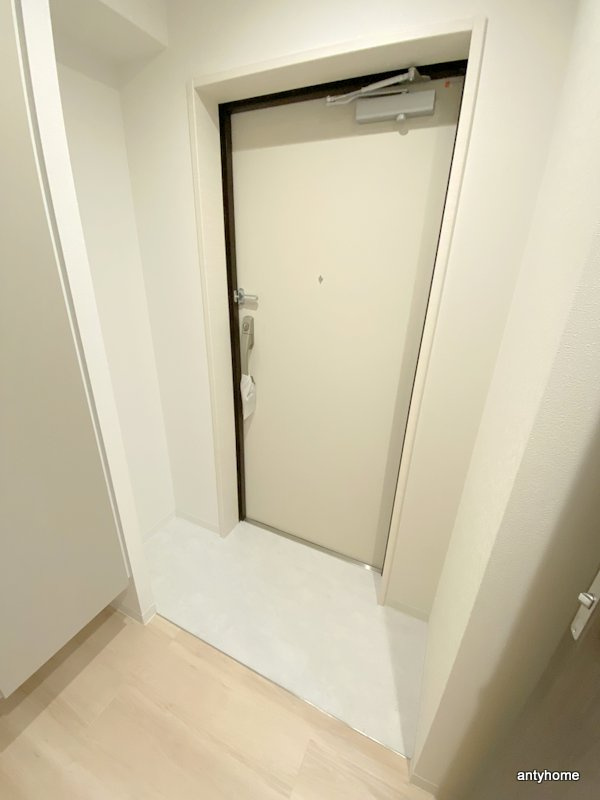 アバンティ大阪ドームシティ　仲介手数料無料の玄関