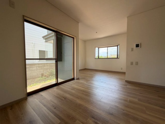 【居間・リビング】 | 立川市柏町3丁目　中古戸建　【全1棟】