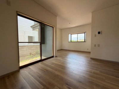 【居間・リビング】 | 立川市柏町3丁目　中古戸建　【全1棟】