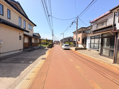 【前面道路含む現地写真】 | 上越市柿崎区柿崎　物置付き　7DK　