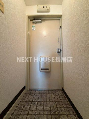 プレアール桑津の玄関