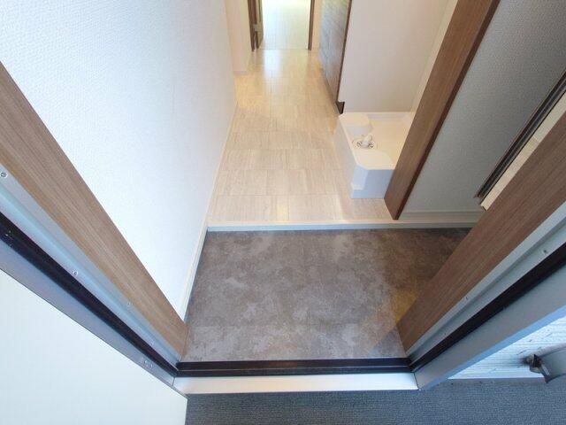 キャメル針ケ谷の玄関