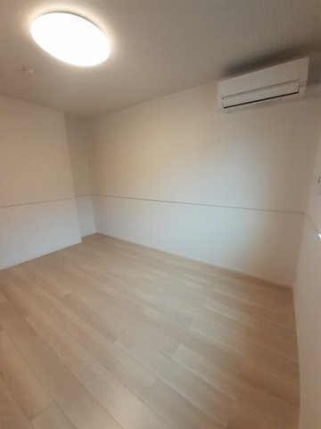 モダンフォレスト　Ⅰの寝室|風通しも良い寝室です☆