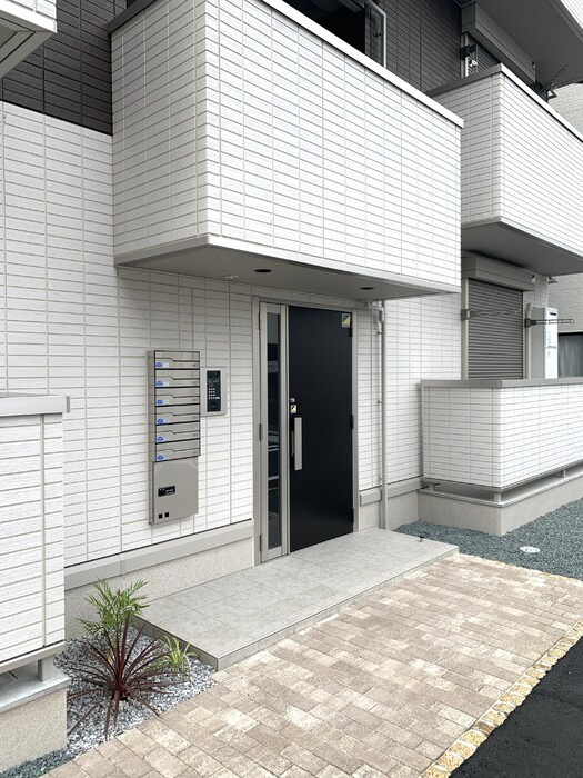 オッツ三蔵子　Aのエントランス