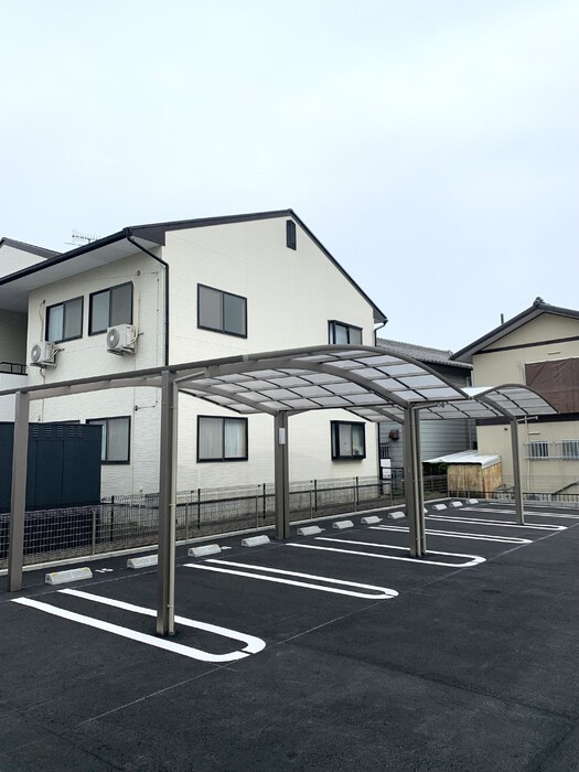 オッツ三蔵子　Aの駐車場