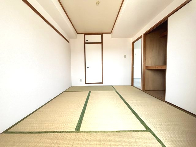 新栄プロパティー太子の和室
