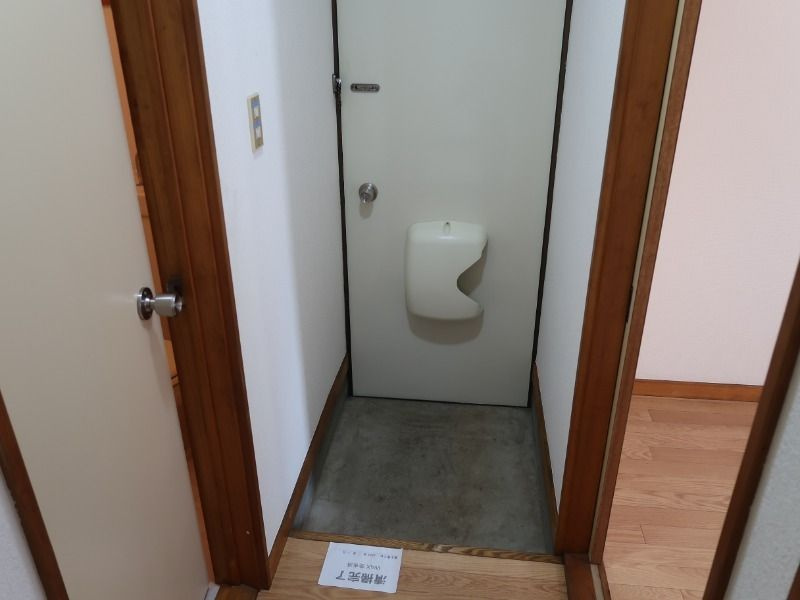 清水ヶ丘ハイツの玄関