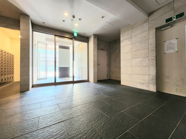 Mプラザ長居駅前のエントランス