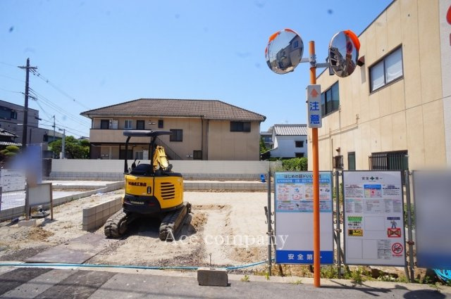 【内観：施工例】 | 東住吉区住道矢田4丁目　【1号棟/全4棟】 | 【同社による同仕様の施工例】玄関人感センサー照明付き☆TVモニターホン完備です☆