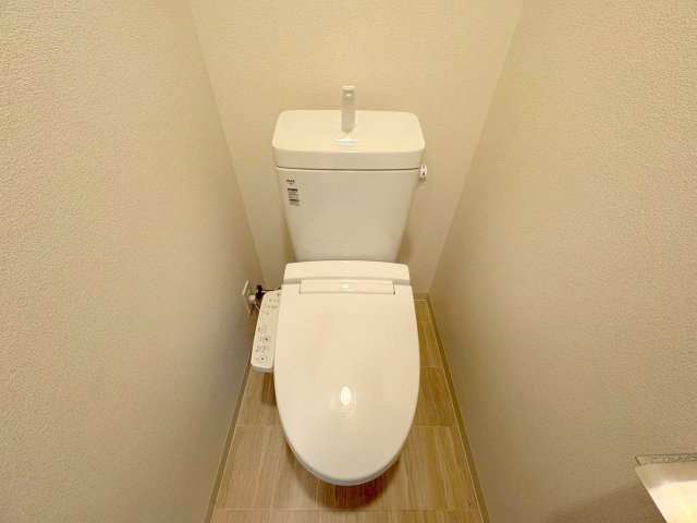 プレサンスOSAKA三国ネオスのトイレ
