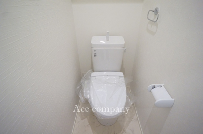 【トイレ】 | 八尾市天王寺屋5丁目 | トイレは1階と2階の各階に完備♪ともに同仕様のシャワートイレです☆