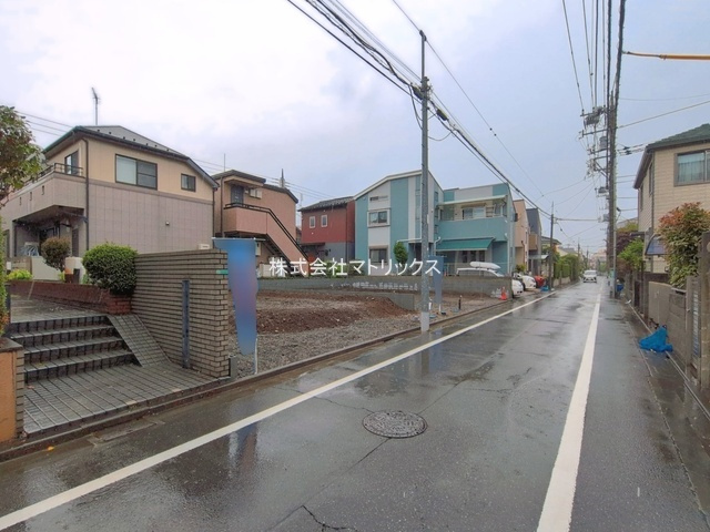 練馬区富士見台1丁目　全室南向き　ゆとりある立地　限定2棟の前面道路含む現地写真