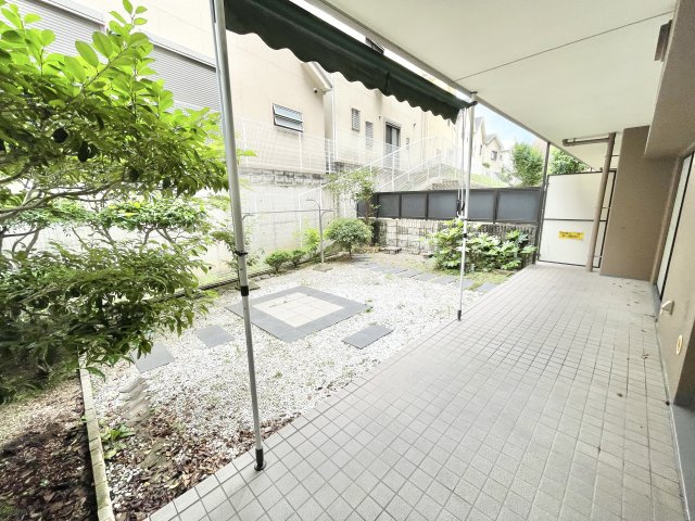 ダイアパレス枚方山田池公園の庭
