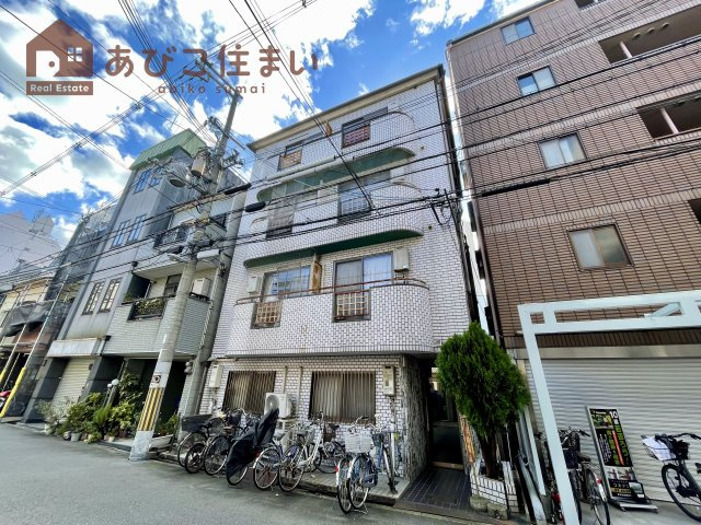 コーポ万代の外観