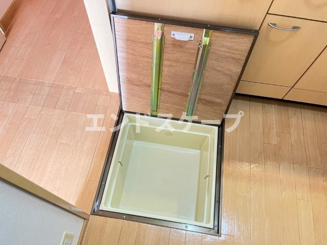 カテリーナの収納|床下収納
高崎、前橋のお部屋探しはエンドスケープまで！お客様の理想お聞かせ下さい♪