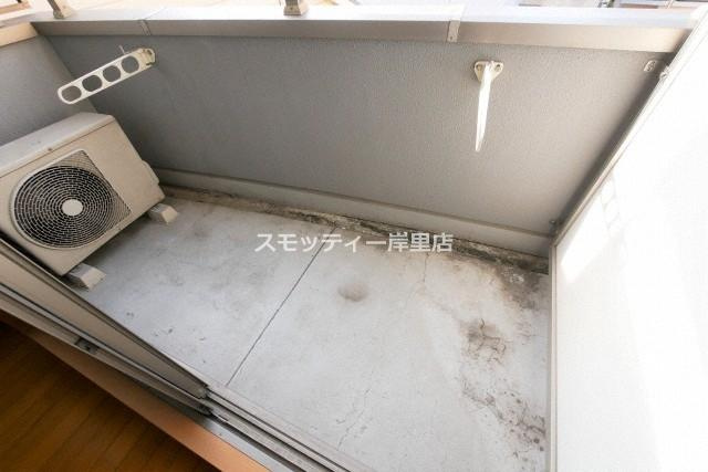 オズレジデンス天下茶屋のバルコニー