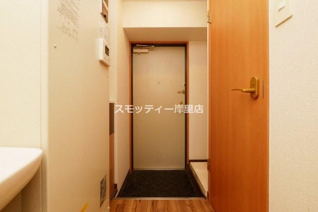 オズレジデンス天下茶屋の玄関