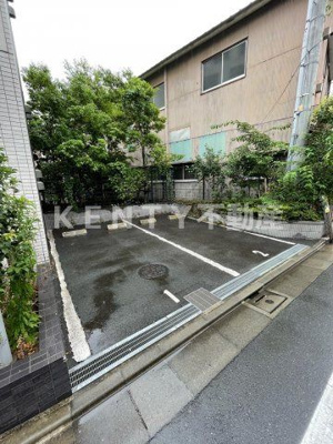 【駐車場】 | B CITY APARTMENT TOKYO SOUTH | 駐車場があるので、車を買う予定の方も安心です