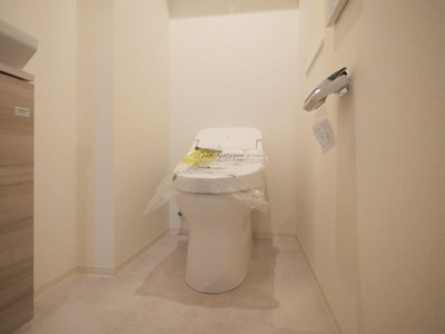 【トイレ】 | ザ・パークハビオ谷町六丁目クロス | 落ち着いた色調のトイレです