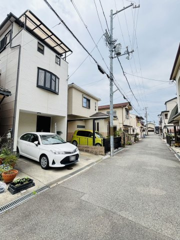 高石市綾園2丁目　中古戸建の前面道路含む現地写真