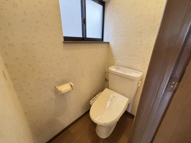 高石市綾園2丁目　中古戸建のトイレ