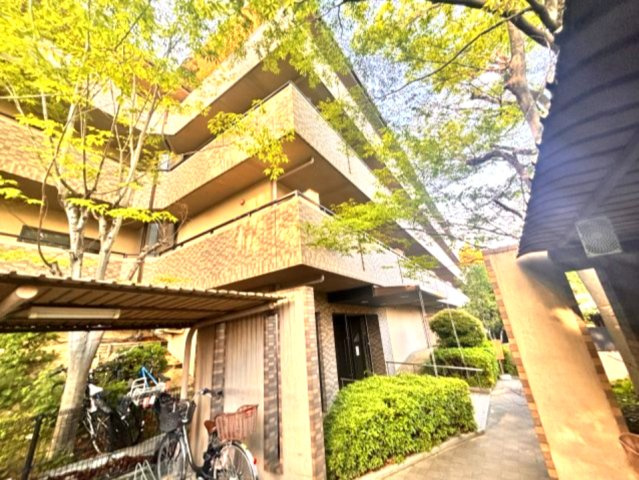 フォリア岡本