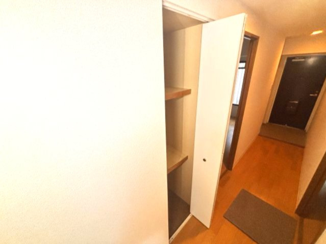 フォリア岡本の玄関
