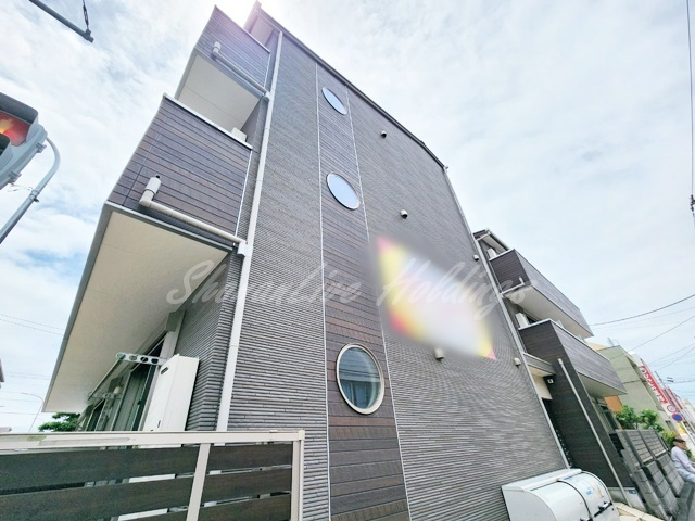 横浜市西区岡野２丁目のアパートの外観