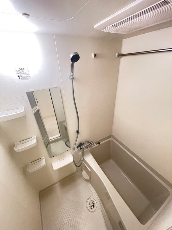 プレサンス神戸元町の浴室