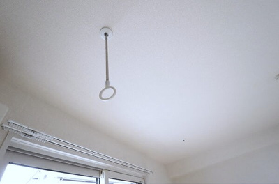 【設備】 | ファーストキャロベリー | 室内物干し器