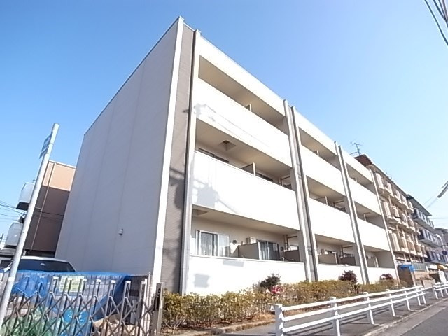 尼崎市南塚口町６丁目のアパートの外観