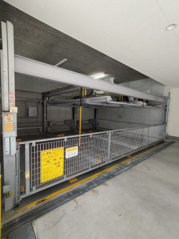 ウォームスヴィル元町通の駐車場
