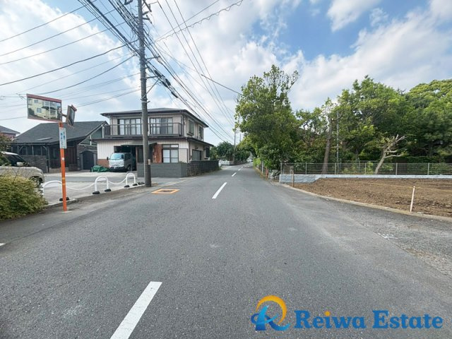 新築戸建　高座郡寒川町倉見の前面道路含む現地写真