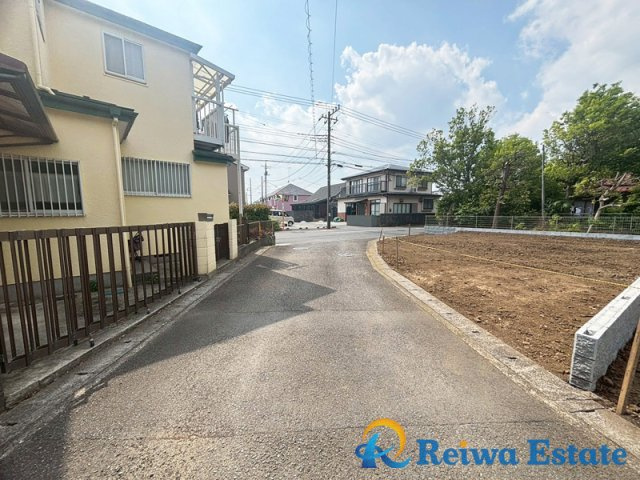 新築戸建　高座郡寒川町倉見の前面道路含む現地写真